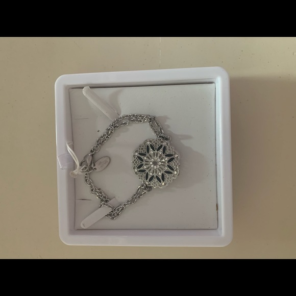 Lotus Flower Necklace and Matching Bracelet - Picture 3 of 4
